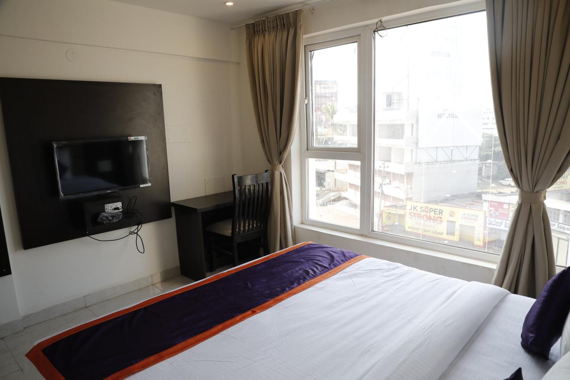 Balaji Gold Inn Hotel 胡布利 外观 照片