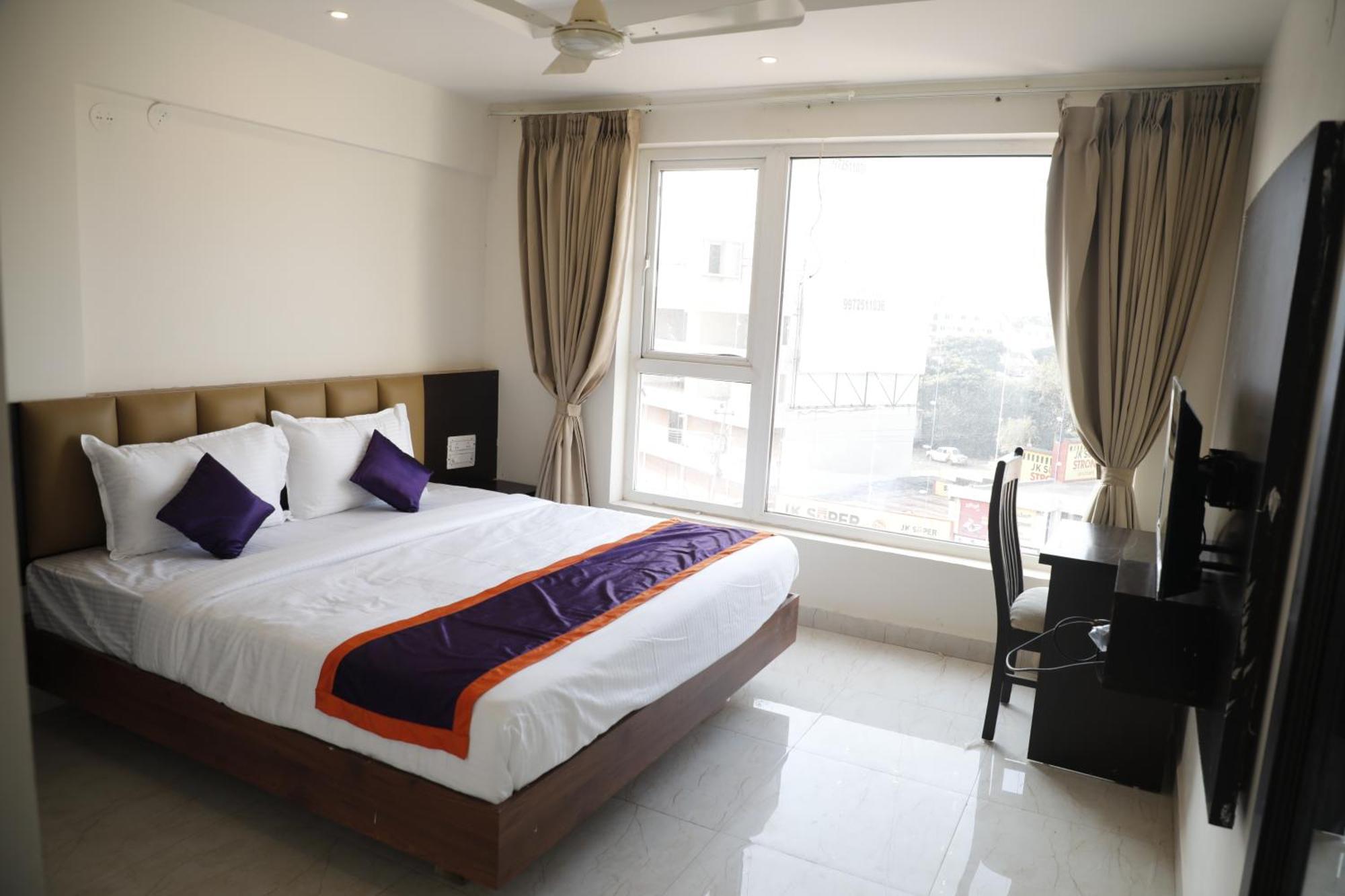 Balaji Gold Inn Hotel 胡布利 外观 照片