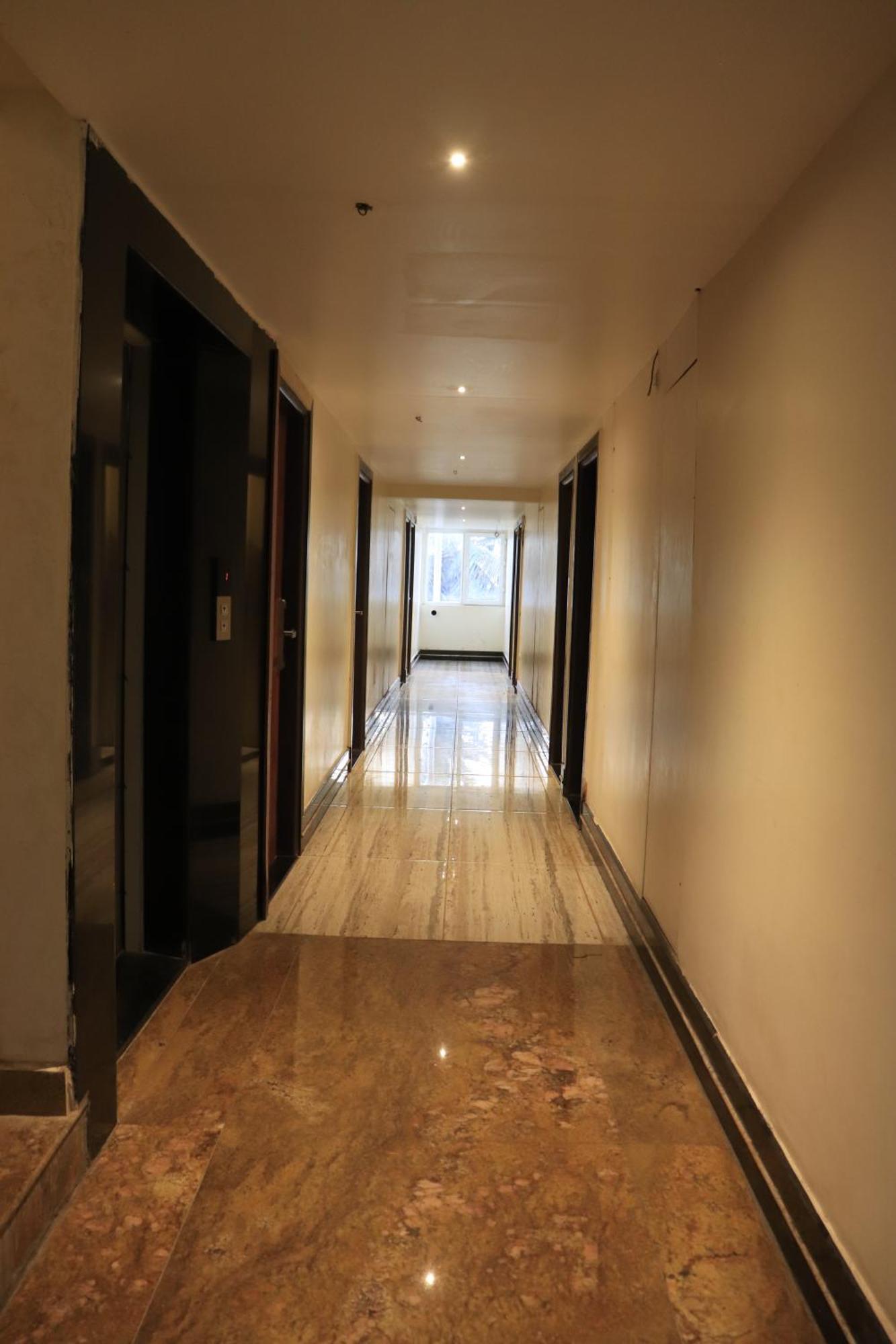 Balaji Gold Inn Hotel 胡布利 外观 照片