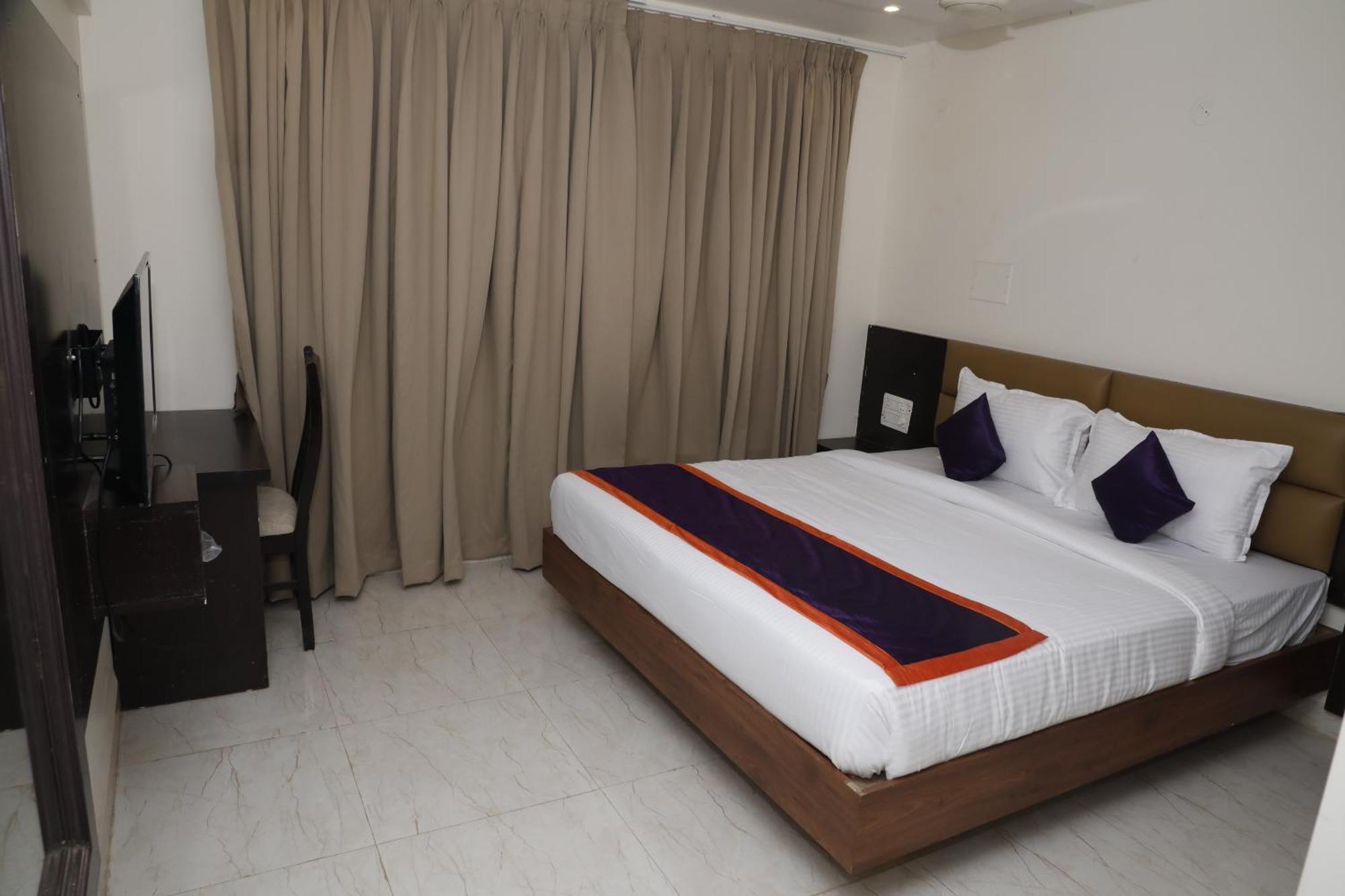 Balaji Gold Inn Hotel 胡布利 外观 照片